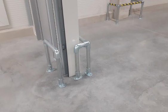 Pakeliamų vartų vamzdinės apsaugos – patikima investicija į saugumą