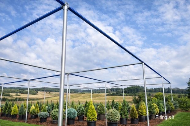 Patogus vamzdžių konstrukcijos surinkimas su fitingiais šešėliavimo tinklui